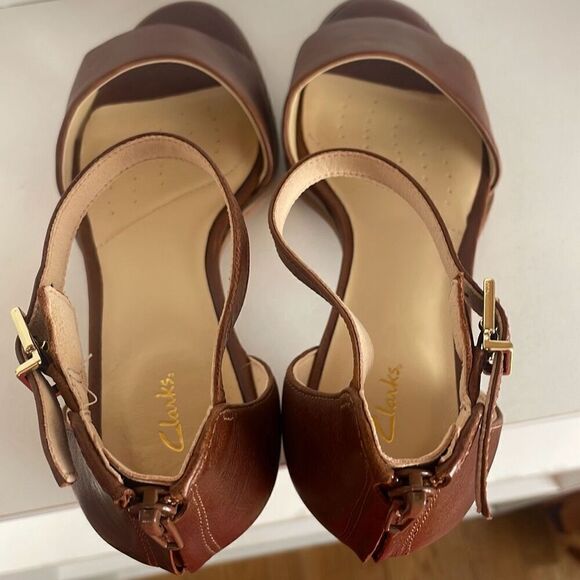 Clarks Kaylin Leather Sandals - Picture 9 of 9